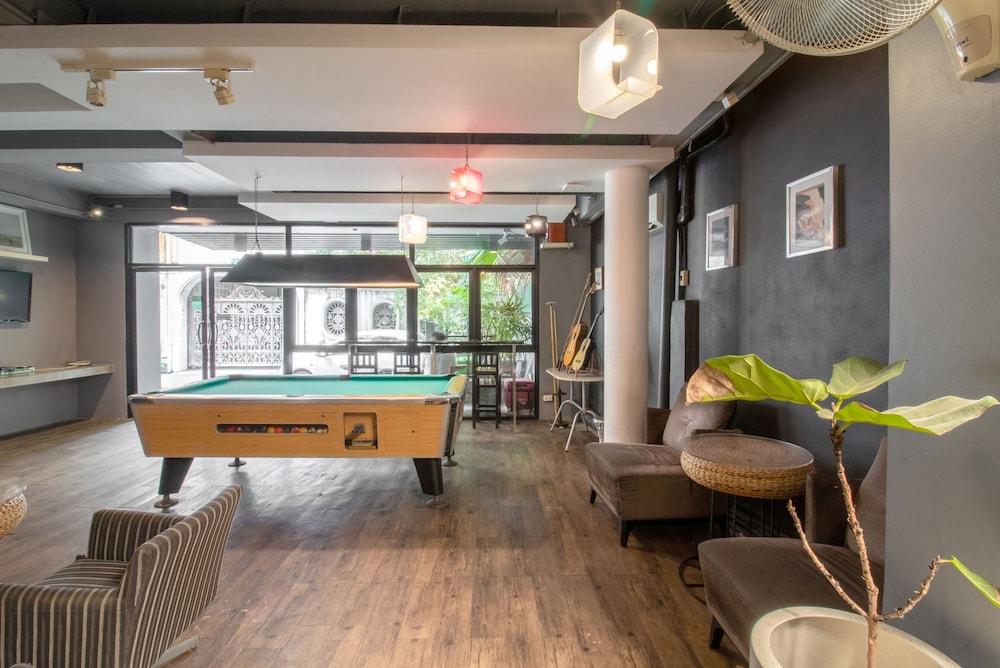 Cheqinn Hostel - Sukhumvit 4 Nana Plaza Bangkok Bagian luar foto