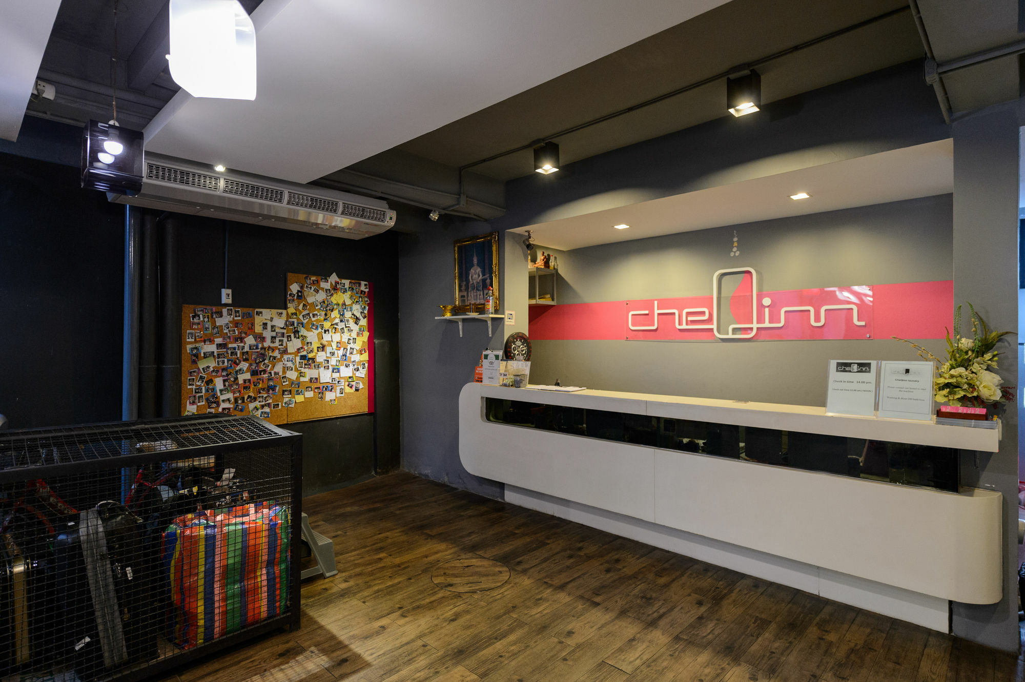 Cheqinn Hostel - Sukhumvit 4 Nana Plaza Bangkok Bagian luar foto